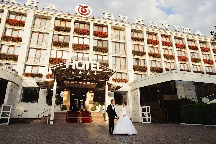 Fotógrafo de casamento Aleksandr Ravlyuk (ravlyuk). Foto de 11 de outubro 2019