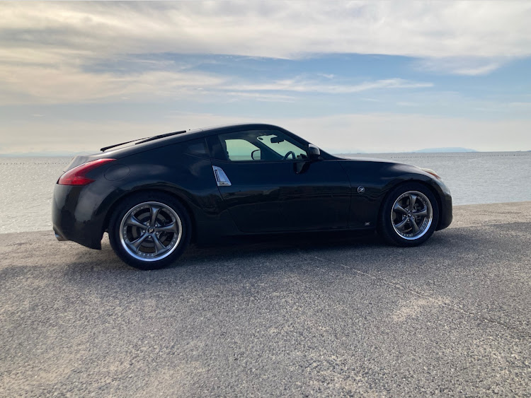 フェアレディZの斜め45度後方の美学・ドライブ・洗車・ホイール交換に関するカスタム事例の投稿画像3枚目