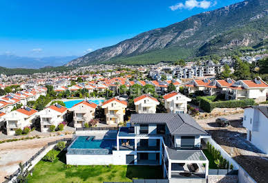 Maison avec piscine et terrasse 2