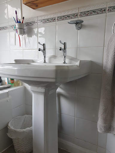 New sink and new taps fitted