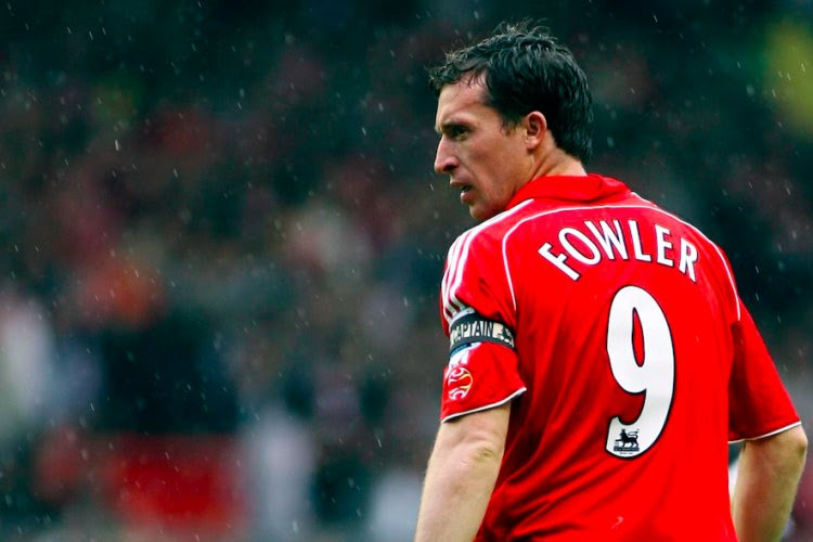 VIDEO: Draaidronken of niet, deze Liverpool-legende scoort nog steeds!