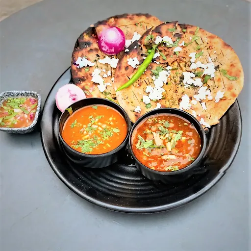 Pyaz Chur Chur Naan Thali