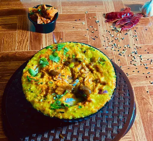 Khatti Methi Gujrati Khichdi