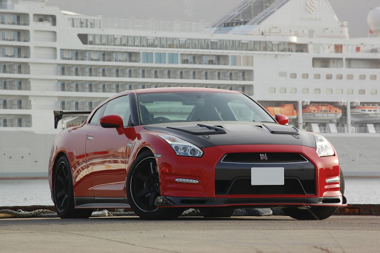 NISSAN GT-Rの豪華客船・シルバーミューズ・ちょい寄り撮影に関するカスタム事例の投稿画像11枚目