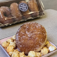 Dough Doughnuts 兜兜圈 二號店