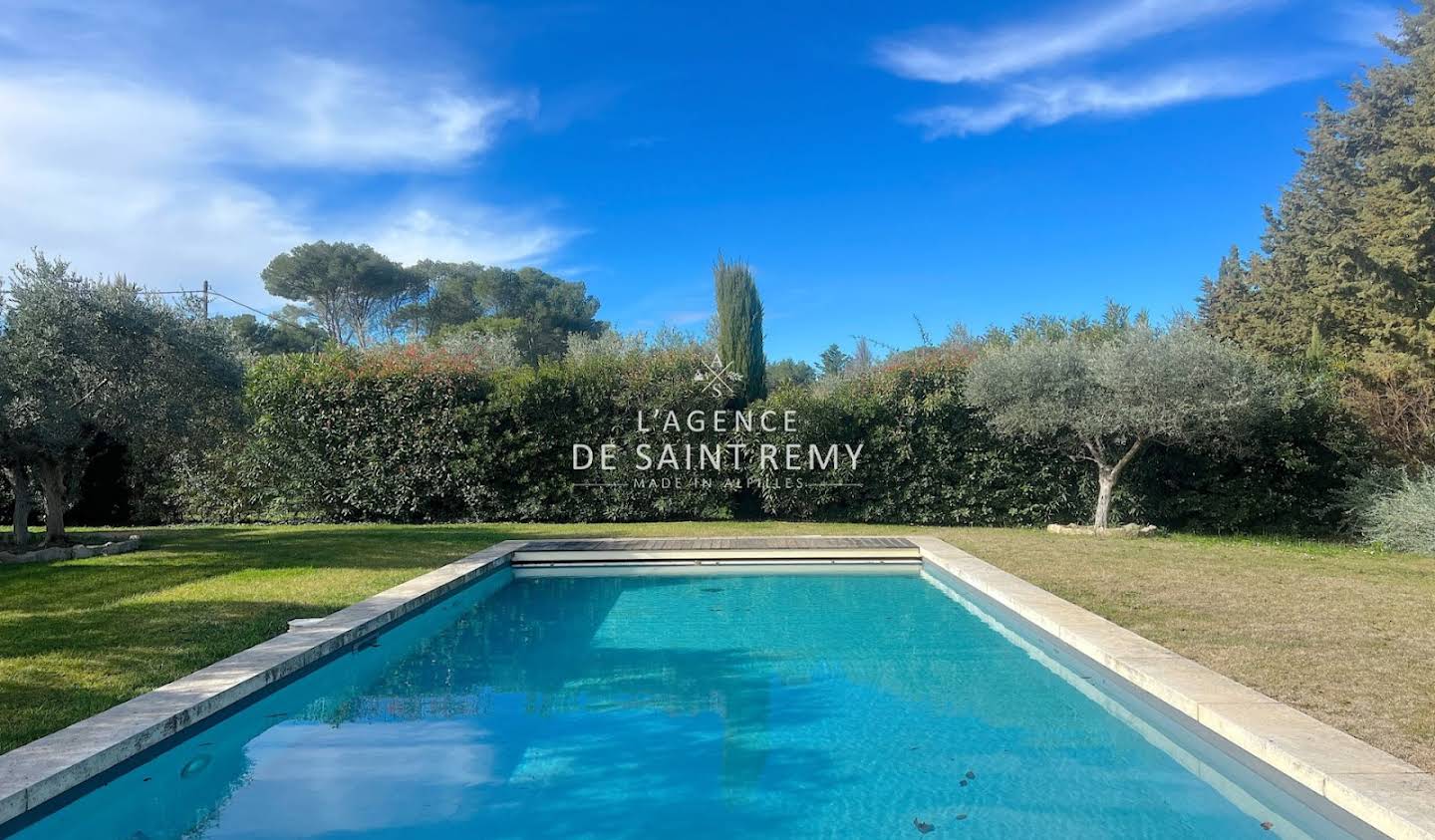 House with pool and terrace Saint-Rémy-de-Provence