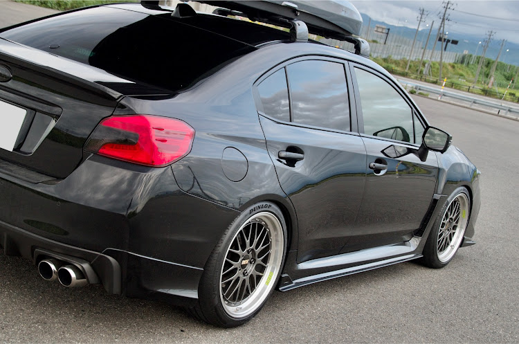 WRX S4のBBS LM・ルーフボックス・車写活に関するカスタム事例の投稿画像6枚目