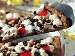 Gluten Free Chex® Cookie Pizza was pinched from <a href="http://www.bettycrocker.com/recipes/chex-cookie-pizza-gluten-free/efdaa0df-d403-4a66-a634-fd91ad145e66" target="_blank">www.bettycrocker.com.</a>