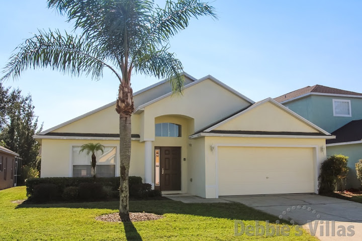 Orlando vacation villa, close to Disney World, south-facing private pool, games room