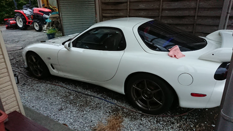 RX-7のFD3S RX-7・秋の気配・洗車・オフ会・とにかくスタンバイOK🕺に関するカスタム事例の投稿画像3枚目