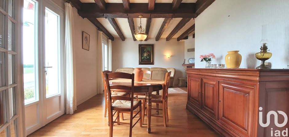 Vente maison 7 pièces 143 m² à Arnac-Pompadour (19230), 189 000 €