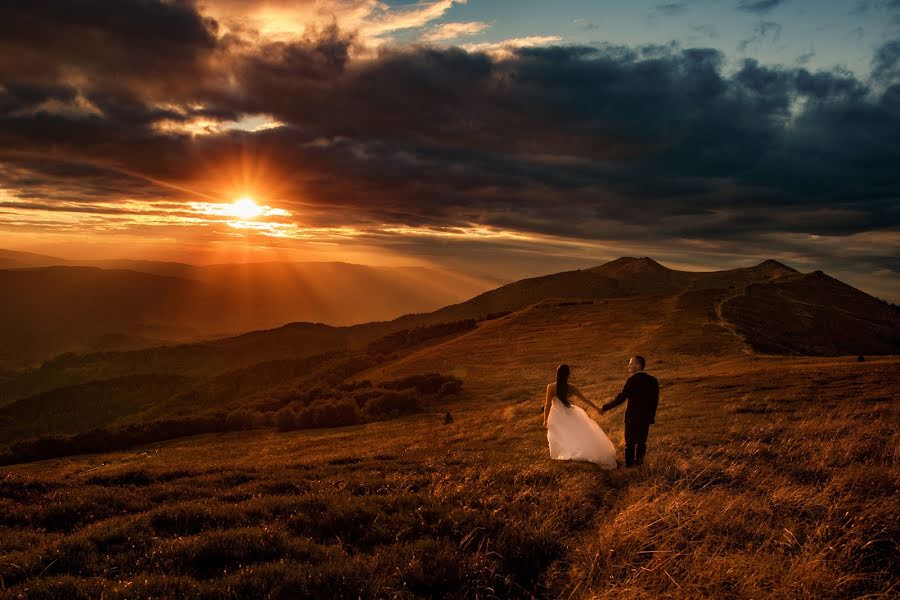 Wedding photographer Maciek Januszewski (maciekjanuszews). Photo of 4 October 2018