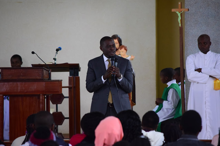 Nairobi senator Johnson Sakaja addressing St. Francis Catholic Church in Kasarani on July 31 2022.