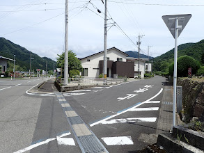 右に折れると万葉の里