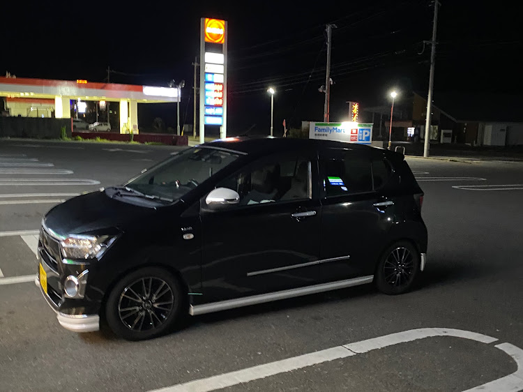 ミライースのまた残業・コンビニ駐車場にて・異音・スマホホルダーに関するカスタム事例の投稿画像1枚目