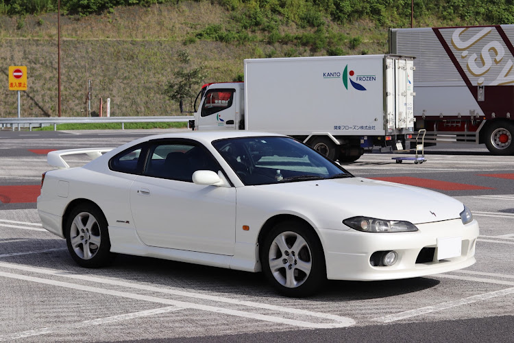 シルビアの車高調いれたい・かわいい相棒・サービスエリアに関するカスタム事例の投稿画像1枚目