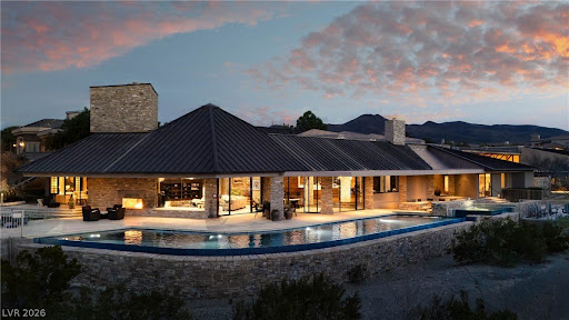 Maison avec piscine et terrasse 2