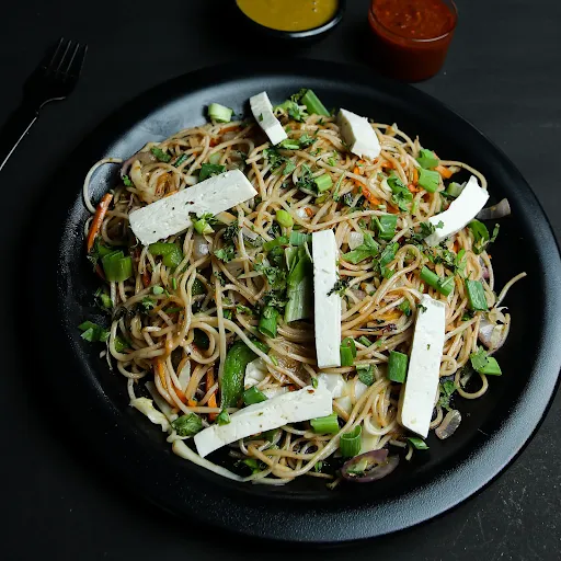 Veg Paneer Chowmein [Half]