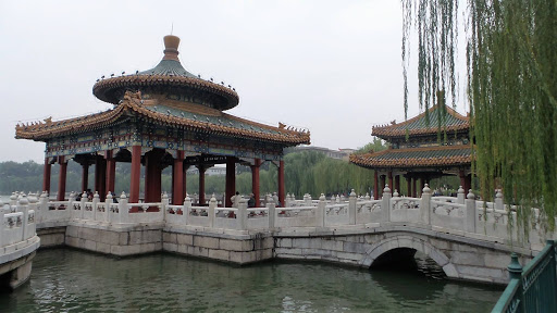 Morning walk around the lakes, Beijing China 2015