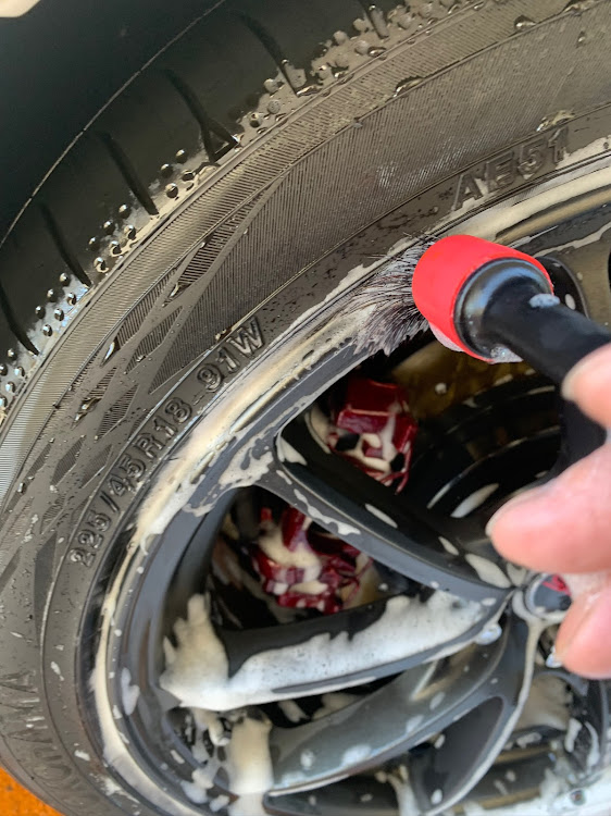レヴォーグの169回やってました❗️🤣・ちょ〜本気の洗車❗️✨🚗・いつもいいね👍&コメントありがとうございます🙇🏻‍♂️✨に関するカスタム事例の投稿画像7枚目