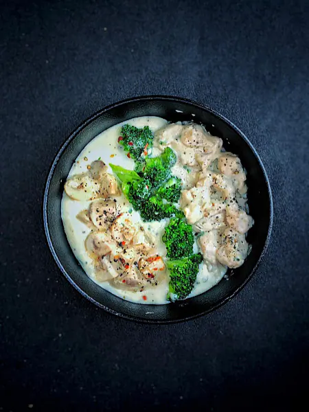 Grilled Fish With Creamy Jalpeno Sauce And Sauted Mushrooms N Broccoli