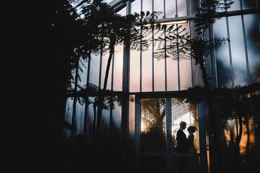 Fotógrafo de casamento Valentin Paster (valentin). Foto de 15 de abril 2017