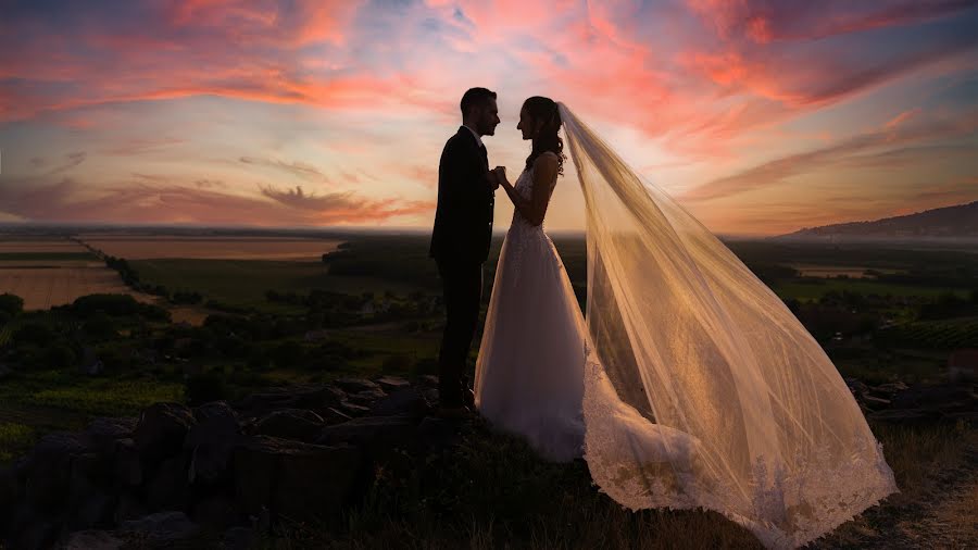 Wedding photographer Ádám Mógor (mogoradam). Photo of 18 August 2021