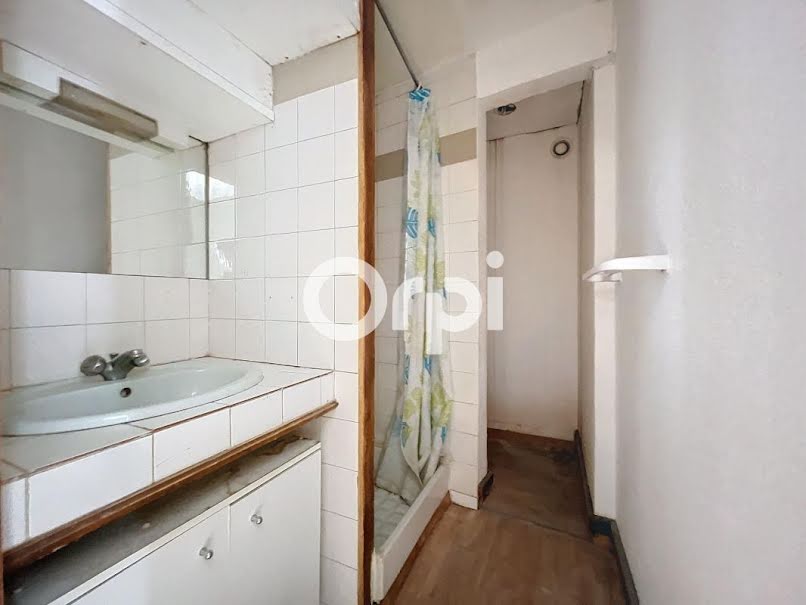 Vente appartement 1 pièce 11 m² à Clermont-Ferrand (63000), 30 000 €