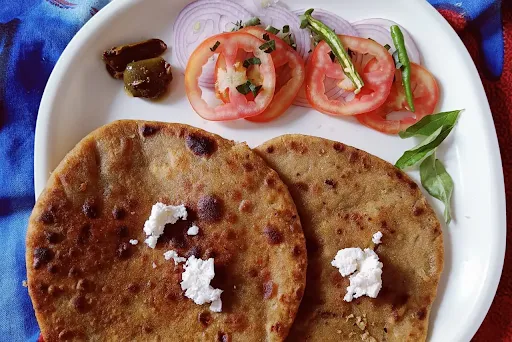 2 Paneer Pyaz Paratha