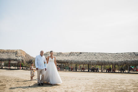 Fotógrafo de casamento Eddy Martínez (eddymartinezfoto). Foto de 20 de abril 2022