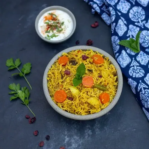 Veg Biryani With Thums Up [750 Ml]