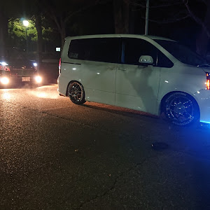 ヴォクシー ZRR70W