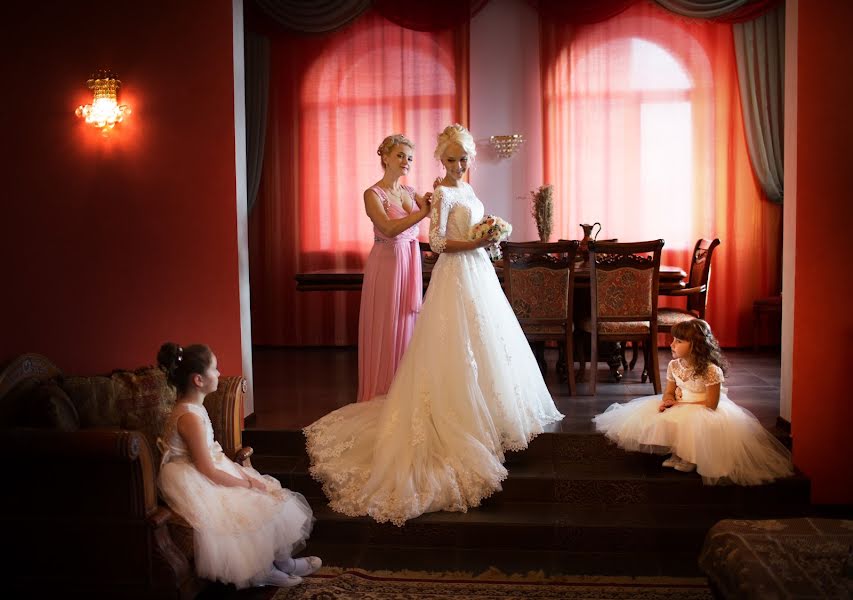 Fotógrafo de bodas Lena Astafeva (tigrdi). Foto del 8 de octubre 2014