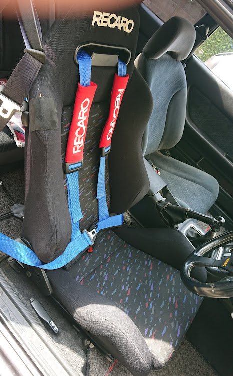 スカイラインの洗車・レカロ戻しに関するカスタム事例の投稿画像3枚目