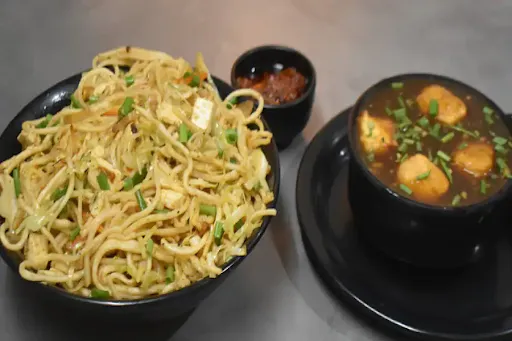 Paneer Manchurian Noodles With Gravy