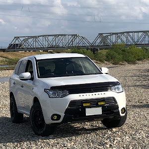 アウトランダーPHEV GG2W