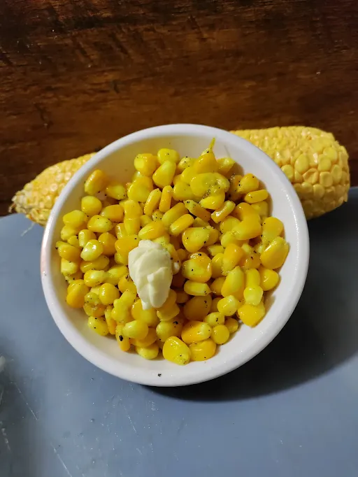 Classic Butter Boiled Sweet Corn]