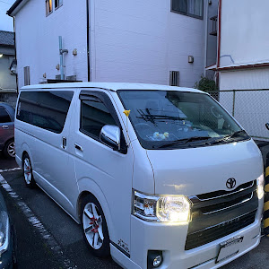 ハイエースバン TRH200V
