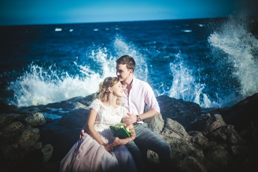 Fotógrafo de casamento Polina Poli (polinapoli). Foto de 6 de abril 2020