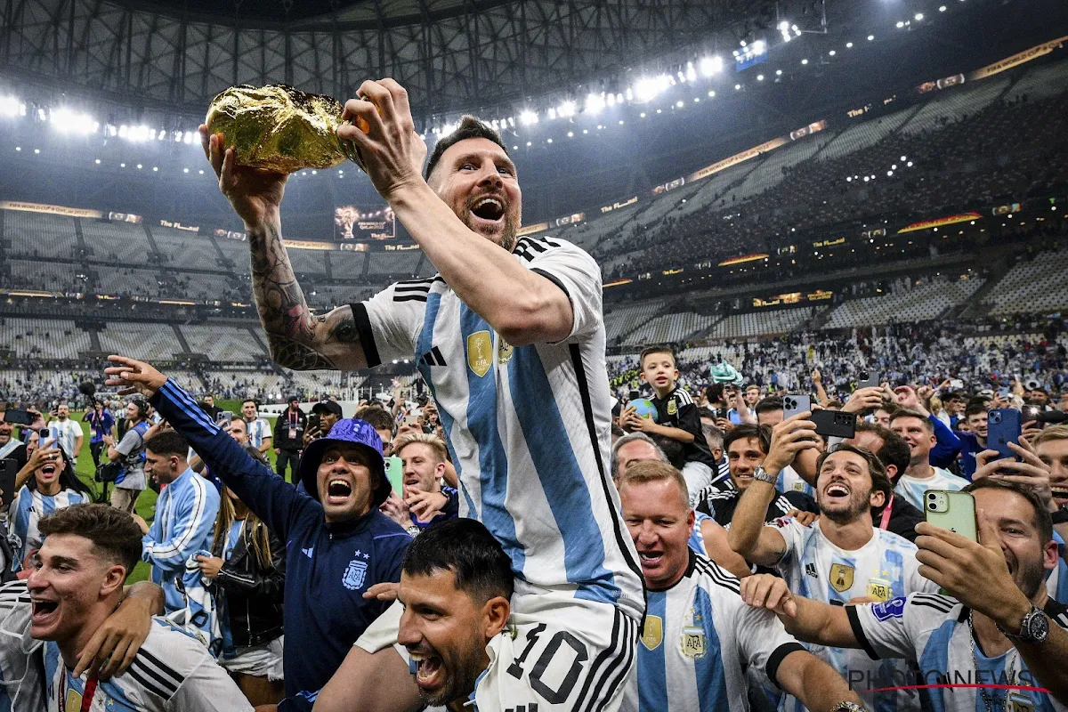 Straf! Iconische foto van Lionel Messi is er eentje met... verkeerde trofee