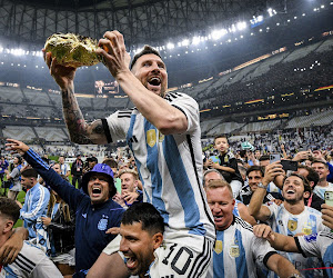 Straf! Iconische foto van Lionel Messi is er eentje met... verkeerde trofee