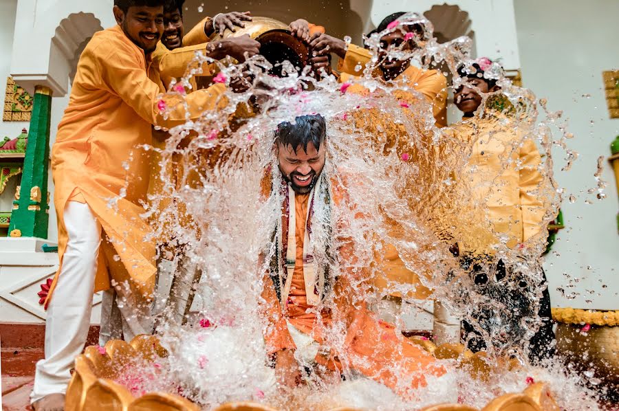 Fotógrafo de casamento Sougata Mishra (chayasutra). Foto de 15 de agosto 2022