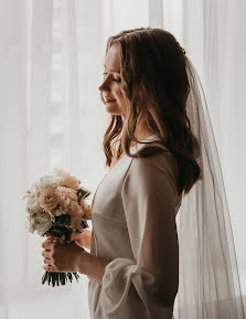 Wedding photographer Lena Popova (lenabrain). Photo of 22 November 2023