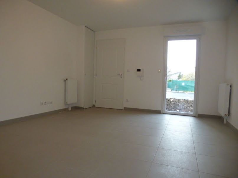 Location  appartement 2 pièces 42 m² à Orleans (45000), 542 €