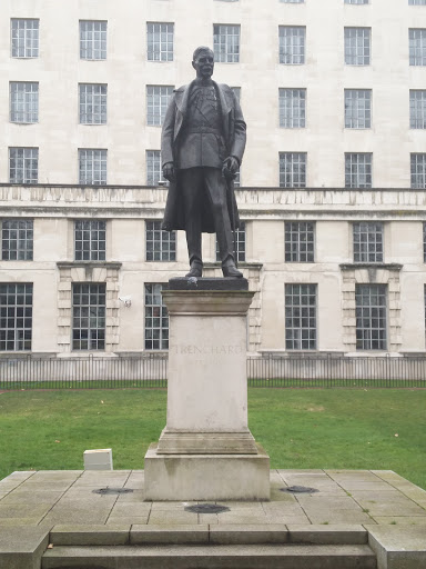 Statue of Hugh Trenchard (Air Marshall)