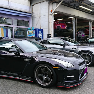 NISSAN GT-R