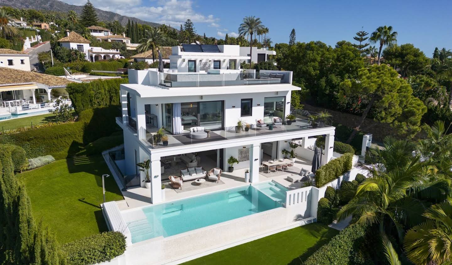 Villa with pool and garden Marbella