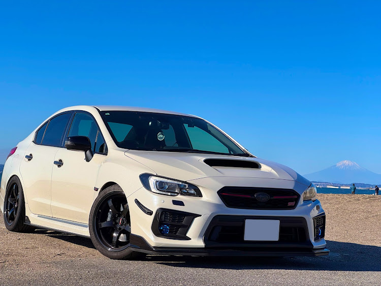 WRX S4の明けましておめでとう・2025年もよろしくお願いします・NS-2R・265/35R18・富津海岸に関するカスタム事例の投稿画像1枚目