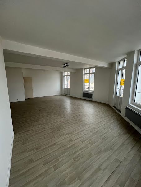 Location  appartement 5 pièces 125 m² à Guise (02120), 645 €