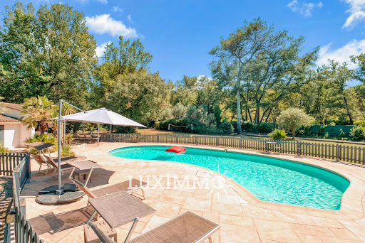 Villa with pool 2